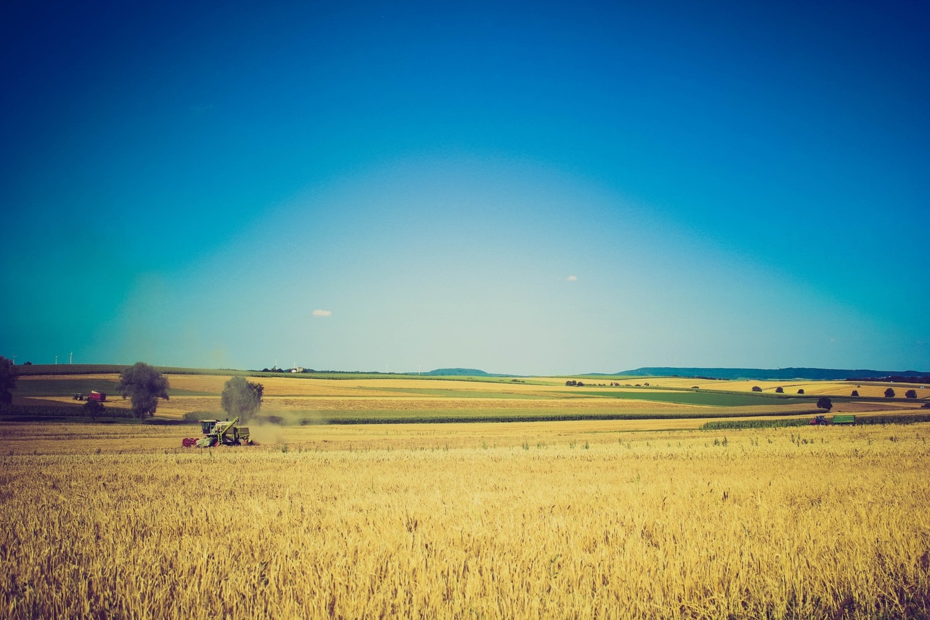 landscape-horizon-plant-sky-tractor-field-99072-pxhere.com