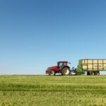 landscape-horizon-tractor-field-farm-meadow-562841-pxhere.com